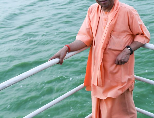 सीएम योगी ने रामगढ़ताल में की क्रूज की सवारी