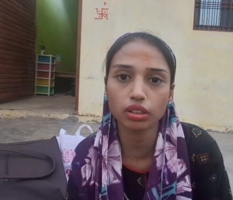 बंद मकान की छत से घुसे चोर, लाखों के जेवर-नकदी पार