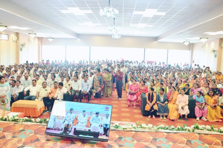 लखीमपुर खीरी में शिक्षामित्रों का भव्य सम्मान: बढ़ा हुआ मानदेय खातों में हुआ अंतरित, खिले चेहरे