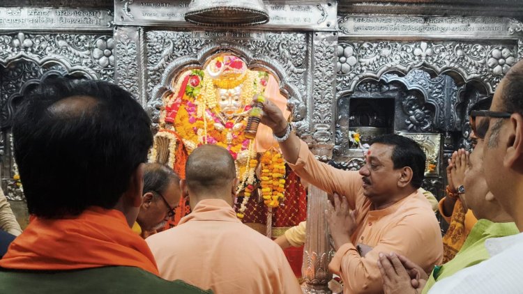 मुख्यमंत्री योगी आदित्यनाथ पहुंचे वाराणसी,कालभैरव मंदिर में लगाई हाजिरी