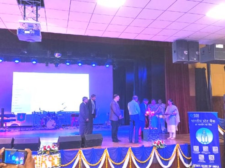 आकाशवाणी के 90 वर्ष पूर्ण होने पर प्रयागराज में सजीव संगीत संध्या का आयोजन