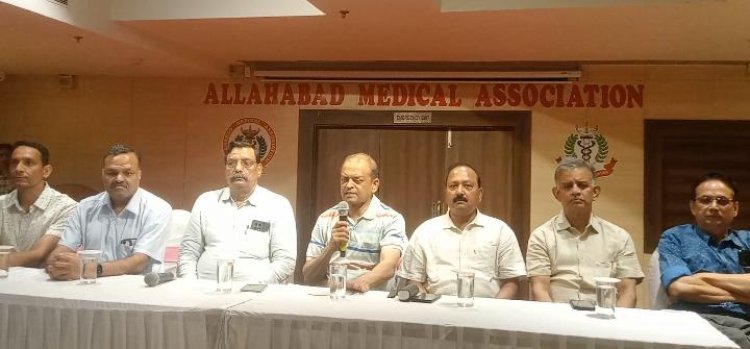 डाक्टरों ने दी हड़ताल की चेतावनी, जूनियर डाक्टरों के खिलाफ दर्ज मुकदमा ले वापस