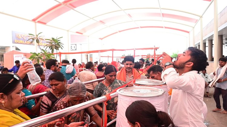 वाराणसी: नौतपा से बचाव के लिए काशी विश्वनाथ धाम में लगे जर्मन हैंगर व कैनोपी