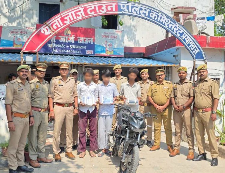 झपटमारी करने वाले तीन गिरफ्तार, 12 मोबाइल फोन और बाइक बरामद