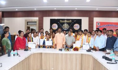 युवा पीढ़ी की उपलब्धियां ही राष्ट्र के सशक्त और विकसित भविष्य की आधारशिला : महापौर
