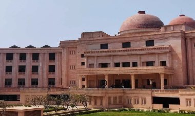उप्र में ग्राम प्रधानों को प्रशासक बनाने को चुनौती मामले में उच्च न्यायालय सख्त, राज्य निर्वाचन आयोग काे बतानी हाेगी पंचायत चुनाव की तिथि