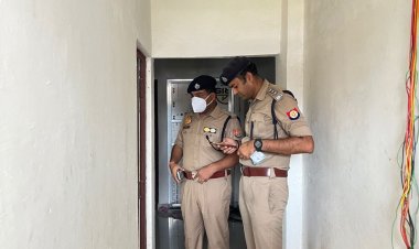 वाराणसी में दो युवकों के शव मिले, फोरेंसिक टीम के साथ जांच में जुटी पुलिस