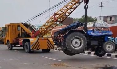 कंटेनर और ट्रैक्टर-ट्रॉली की टक्कर में चालक की मौत, दो घायल