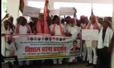 जनसमस्याओं काे लेकर सपाइयों का तहसील पर प्रदर्शन, सौंपा ज्ञापन