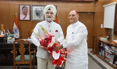 महापौर ने दिल्ली के उपराज्यपाल से की शिष्टाचार भेंट, स्वच्छता, सुरक्षा तथा नागरिक सुविधाओं से जुड़े विषयों पर चर्चा