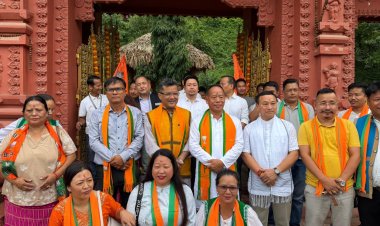 प्रधानमंत्री मोदी के 12 वर्ष पूर्ण होने पर मालिनीथान में केंद्रीय मंत्री मार्घेरिटा ने की पूजा-अर्चना