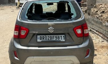 युवक ने लाठी से ताेड़े आधा दर्जन वाहनाें के शीशे, वृद्ध पर भी किया हमला