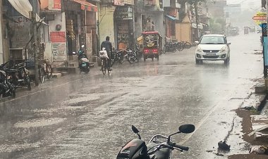 जौनपुर में आंधी-बारिश से मौसम हुआ सुहाना, तापमान में गिरावट से मिली गर्मी से राहत