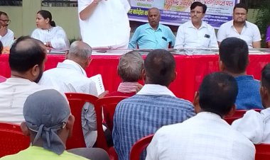 मतदाता सूची में नाम जुड़वाने के लिए कांग्रेस ने लगाया सहायता कैंप, पवन गुप्ता ने दिया सहयोग का भरोसा