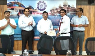 मण्डल रेल प्रबंधक ने संरक्षा कार्य के लिए 14 कर्मचारियों को किया पुरस्कृत
