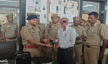 जीआरपी प्रयागराज ने लौटाई यात्रियों की खुशियां, 1.30 करोड़ रुपये मूल्य के 650 गुमशुदा मोबाइल बरामद