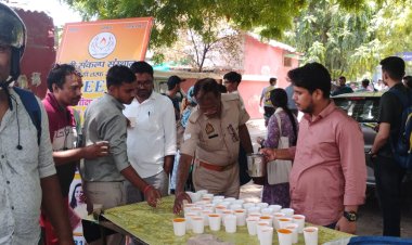नीट परीक्षा में परीक्षार्थियों, अभिभावकों और सुरक्षाकर्मियों काे वितरण किया निःशुल्क शरबत 