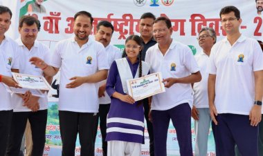 योग को अपनी दैनिक दिनचर्या का हिस्सा बनायें: पंकज चोधरी