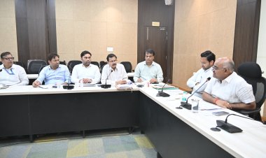 स्वच्छ ऊर्जा से जुड़ रहे हजारों परिवार, पीएम सूर्यघर योजना में कानपुर प्रदेश में दूसरे स्थान पर : जिलाधिकारी