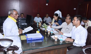 पंचायती राज मंत्री ओम प्रकाश राजभर ने विभागीय योजनाओं की समीक्षा की, दिए महत्वपूर्ण निर्देश