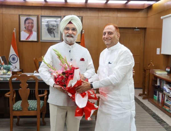महापौर ने दिल्ली के उपराज्यपाल से की शिष्टाचार भेंट, स्वच्छता, सुरक्षा तथा नागरिक सुविधाओं से जुड़े विषयों पर चर्चा
