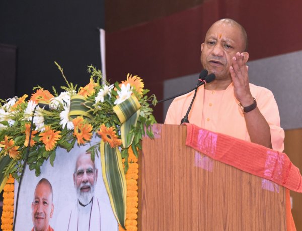 बाबा विश्वनाथ व मां गंगा ने प्रधानमंत्री मोदी को दिया गरीबों की पीड़ा समाप्त करने का सामर्थ्यः मुख्यमंत्री योगी