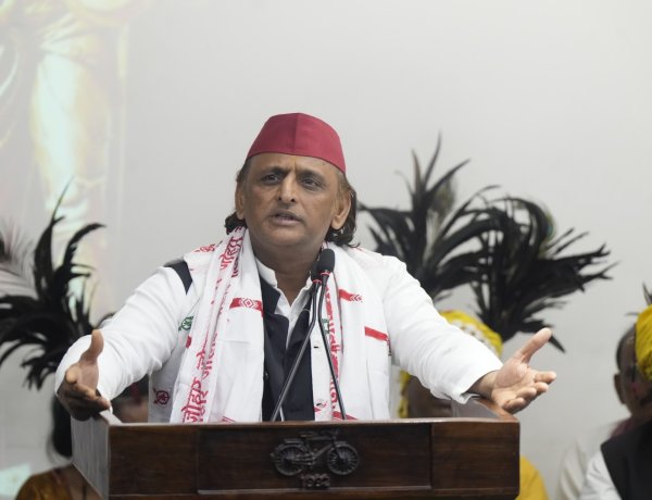 सपा सरकार बनने पर उप्र में अनुसूचित जनजाति आयोग का अलग से गठन होगा: अखिलेश यादव