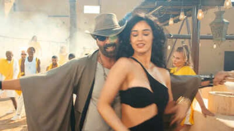 अक्षय-दिशा ने 'ऊंचा लंबा कद' पर लगाए ठुमके, गाना रिलीज