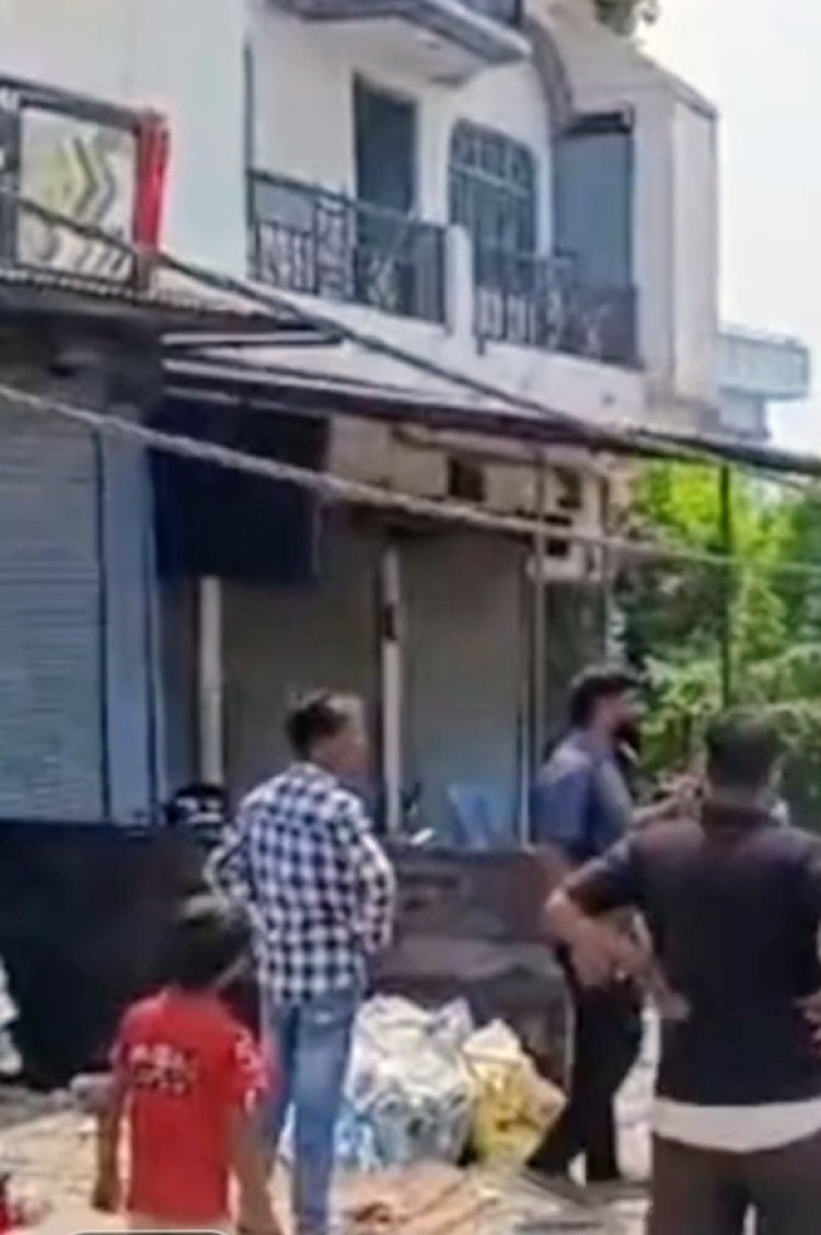 प्राइवेट क्लीनिक में वीगो लगाने के मांगे ज्यादा पैसे तो हुआ विवाद, जमकर चले लाठी-डंडे
