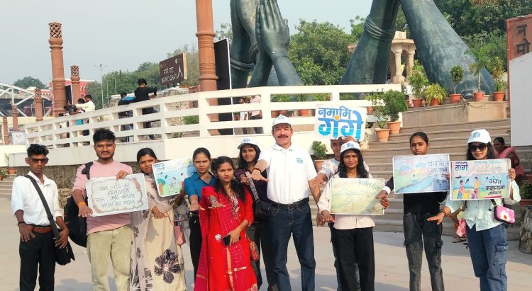 नमोघाट पर युवा शक्ति ने जगाई पर्यावरण संरक्षण की अलख, प्लास्टिक का उपयोग बंद करने का संदेश