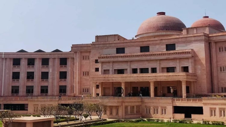 उप्र में ग्राम प्रधानों को प्रशासक बनाने को चुनौती मामले में उच्च न्यायालय सख्त, राज्य निर्वाचन आयोग काे बतानी हाेगी पंचायत चुनाव की तिथि