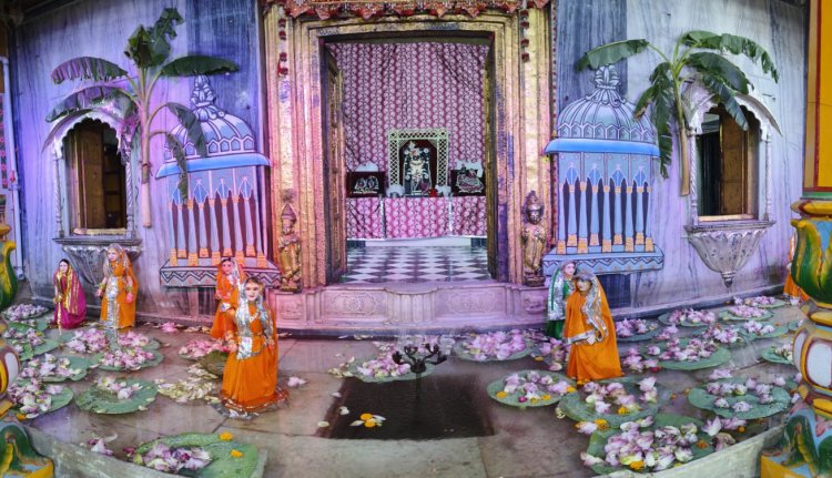 मंदिर ठाकुर द्वारकाधीश जी महाराज में हुआ कमल तलाई का आयोजन