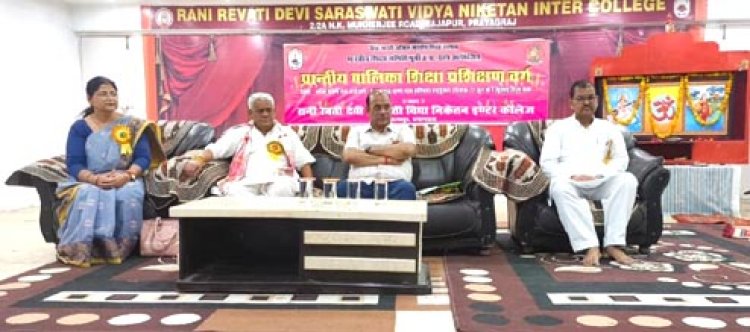 पुरुष और महिला साक्षरता में 13 प्रतिशत के अंतर को समाप्त करना होगा: दिव्यकांत शुक्ला