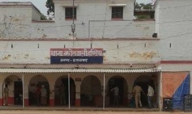प्रयागराज में भीषण सड़क हादसा: कार-पिकअप की टक्कर में युवती की मौत, चार घायल