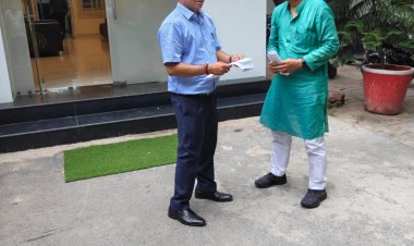 गरीब दुकानदारों को उजाड़ने से पहले किया जाए पुनर्वास : सांसद उज्ज्वल रमण सिंह की डीएम से मांग