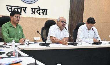 ग्राम सचिवालयों में मिलेगी आधार अपडेट की सुविधा, 50 पंचायत सहायकों को दिया गया प्रशिक्षण : जिलाधिकारी