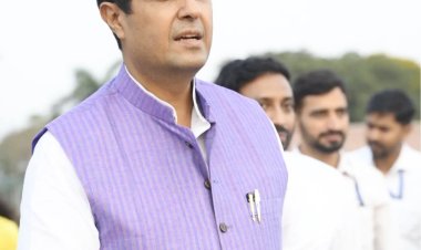 ध्वस्तीकरण से प्रभावित परिवारों का तत्काल पुनर्वास हो : सांसद उज्जवल रमण सिंह