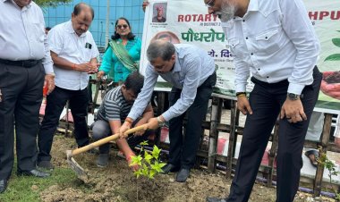 रोटरी क्लब गोरखपुर ने पौधरोपण कर दिया पर्यावरण संरक्षण का संदेश