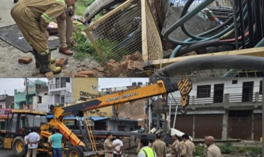 अनियंत्रित ट्राला बिजली के ट्रांसफार्मर से टकराकर नाले में गिरा, शरीर मे सरिया घुसने से चालक की मौत