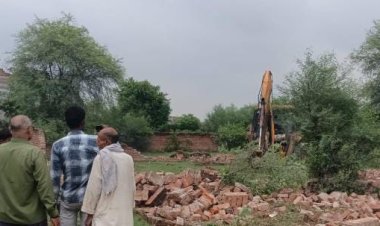 पीडीए का चला बुलडाेजर, तीन बीघा में की गई अवैध प्लॉटिंग ध्वस्त