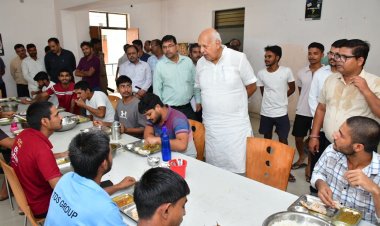 विद्यार्थियों को बेहतर सुविधाएं उपलब्ध कराना सरकार की प्राथमिकता : सूर्य प्रताप शाही