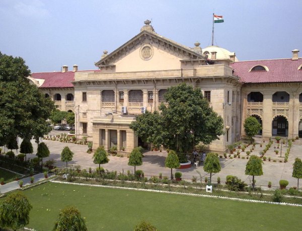 इलाहाबाद उच्च न्यायालय : अश्लील तस्वीरों से ब्लैकमेल के आरोपित की मानसिक जांच के आदेश