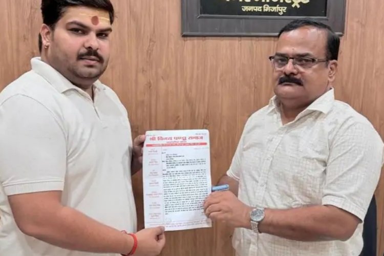 चुनाव कराइए-गर्भगृह में रील-वीडियो पर रोक लगाइए, सीएम योगी से शिकायत करेगा पंडा समाज