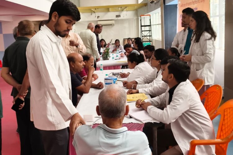 स्वस्थ समाज के निर्माण में जागरूकता और नियमित स्वास्थ्य जांच जरूरी : प्रो. विनय कुमार पाठक