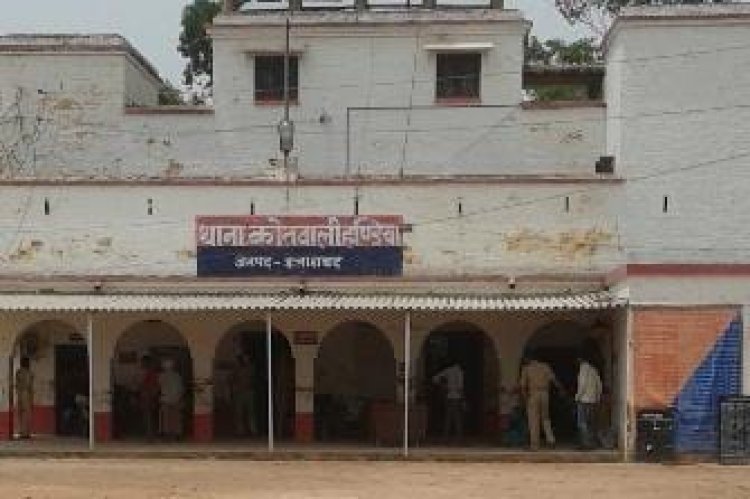 प्रयागराज में भीषण सड़क हादसा: कार-पिकअप की टक्कर में युवती की मौत, चार घायल