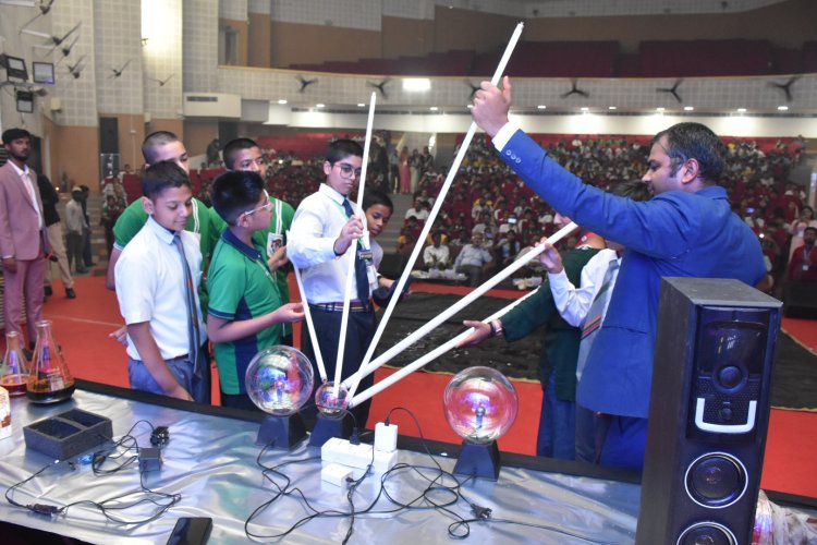 विद्यार्थियों को बड़े सपने देखने, वैज्ञानिक जिज्ञासा विकसित करने पर जोर देना चाहिए : कुलपति