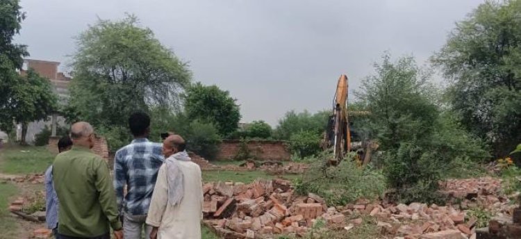 पीडीए का चला बुलडाेजर, तीन बीघा में की गई अवैध प्लॉटिंग ध्वस्त