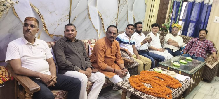कारगिल के वीरों का स्मरण हर भारतीय का कर्तव्य : संजय गुप्ता, प्रयागराज में भाजपा कार्यकर्ताओं ने सुनी पीएम मोदी की 'मन की बात'
