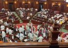 मानसून सत्र : सपा के हंगामे के बीच यूपी विधानसभा 12:20 बजे तक स्थगित