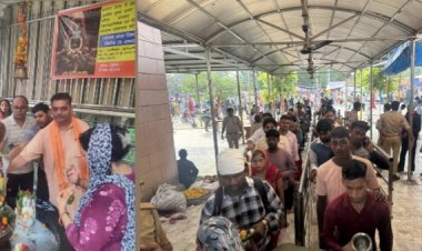 सावन के पहले सोमवार पर शिवालयों में उमड़ी भक्तों की अपार भीड़, हर- हर महादेव के जयकारे से शहर हुआ गुंजायमान